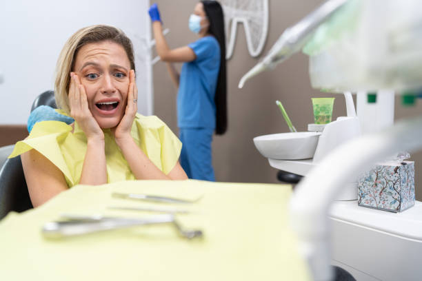 Best Chipped Tooth Repair Near Me  in Lakewood, CA